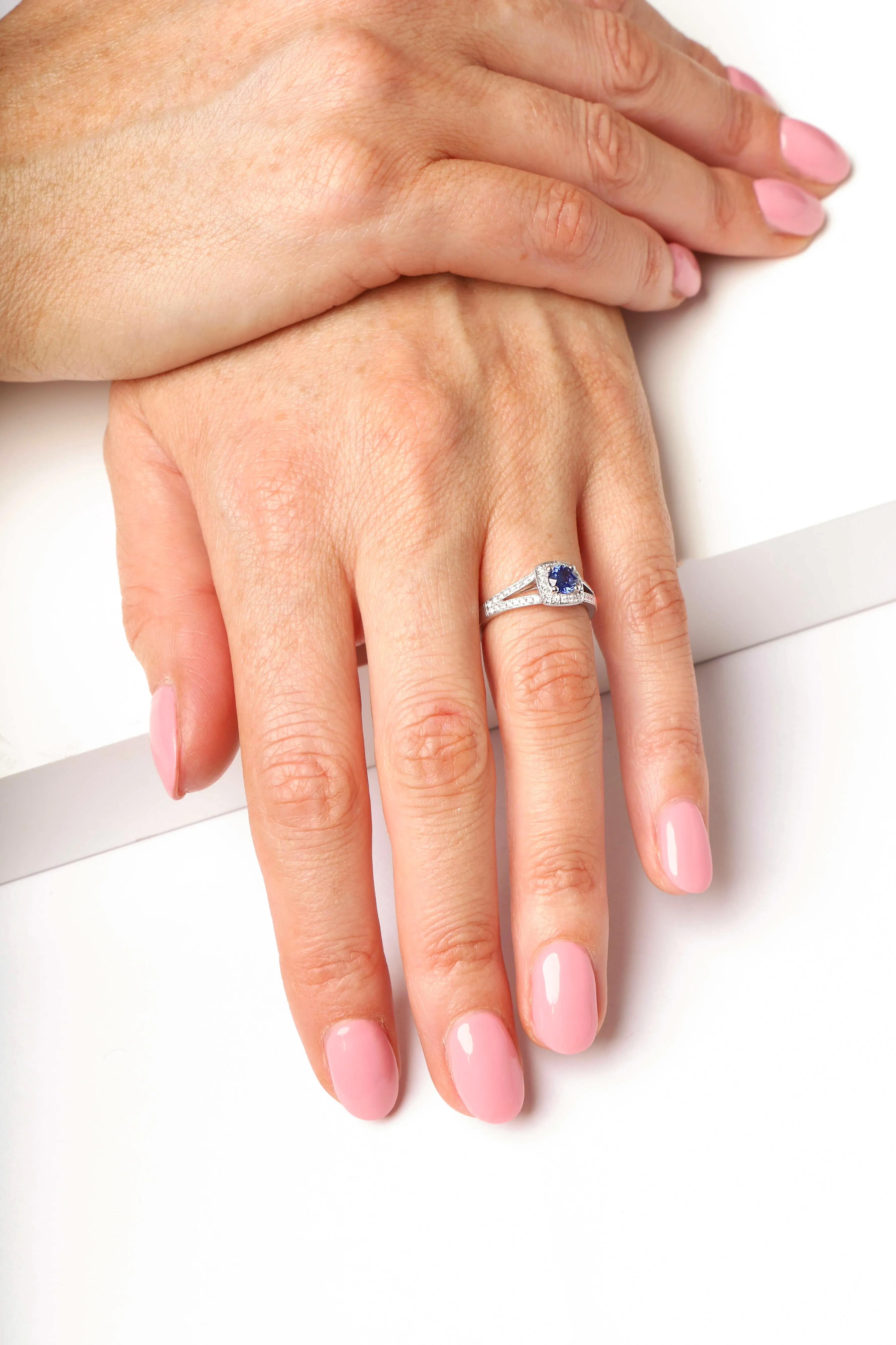 18ct White Gold 0.57ct Sapphire Diamond Milgrain Cluster Ring