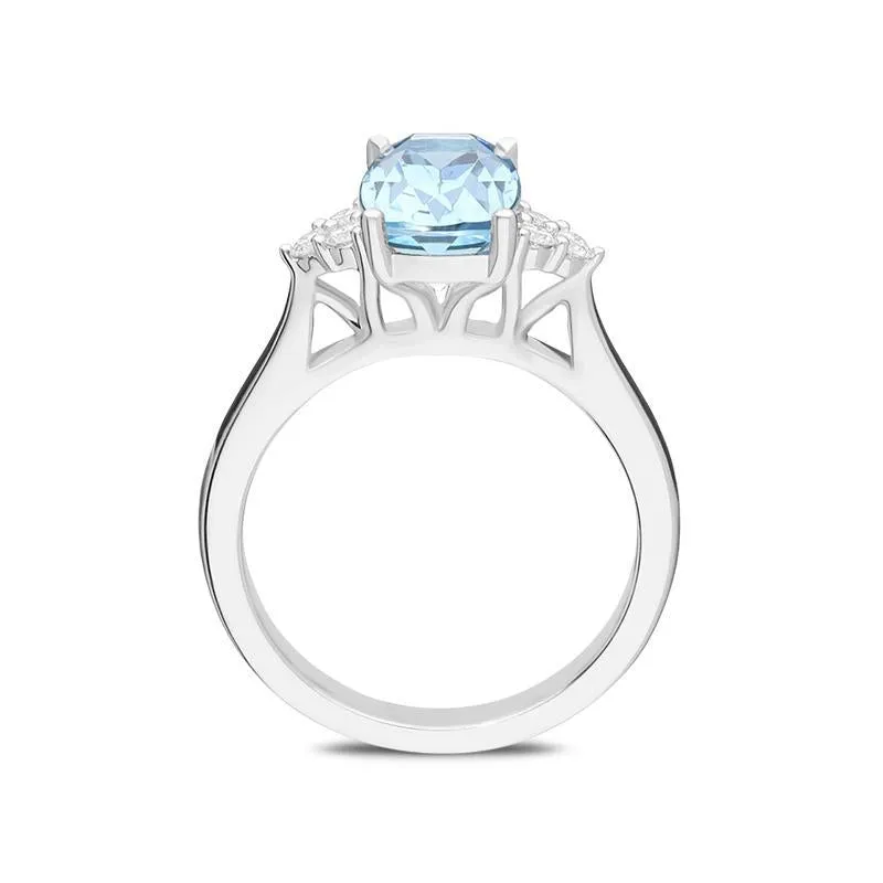 18ct White Gold 2.62ct Aquamarine Diamond Oval Ring D