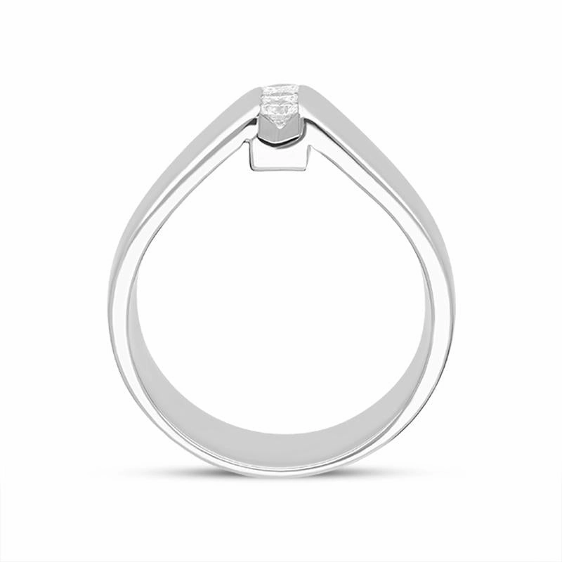 18ct White Gold 0.20ct Diamond Wide Pointed Band Ring