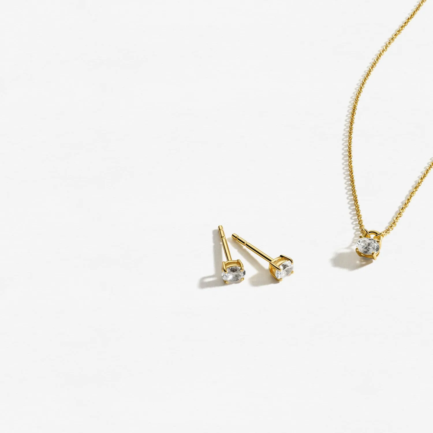 18K Gold Plated White Zirconia Ovale Earrings SJ-E2744-CZ-YG