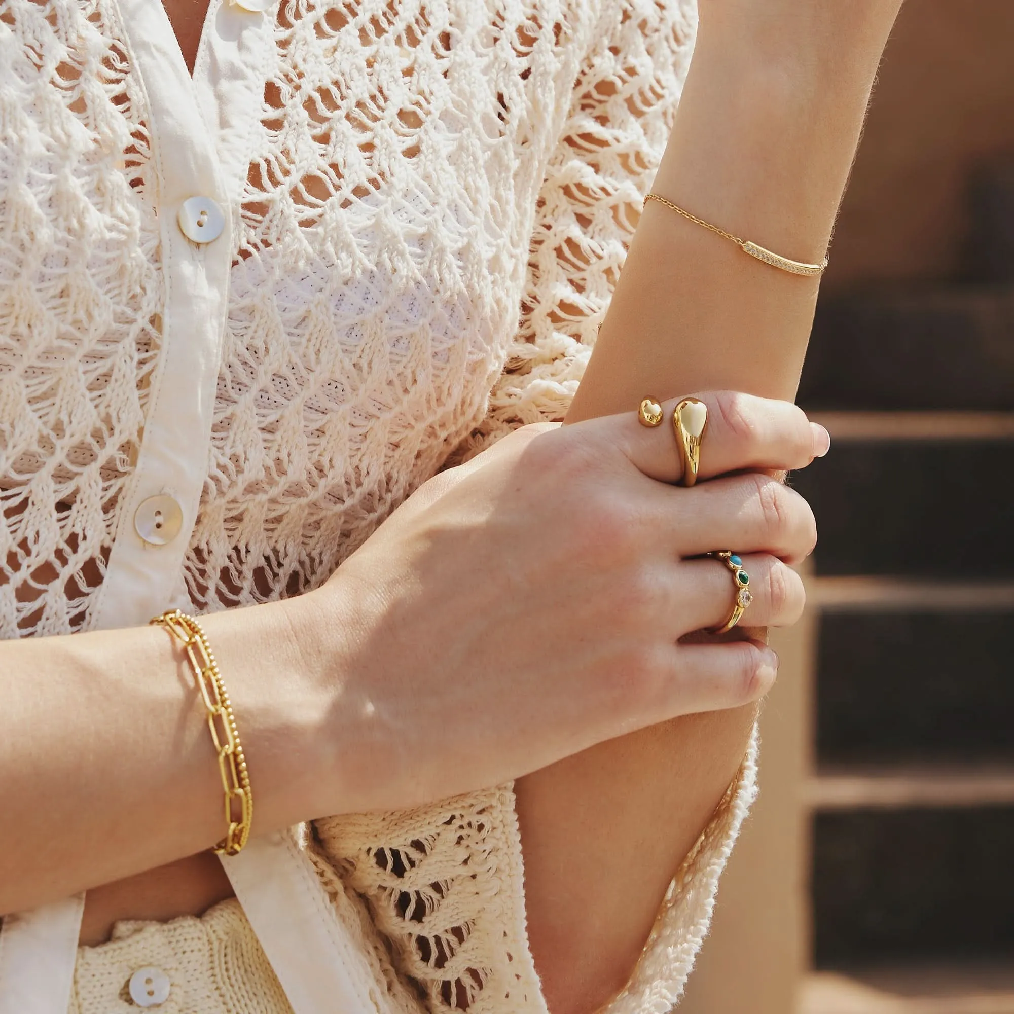 Gold Medium Chain Bracelet B062-03G