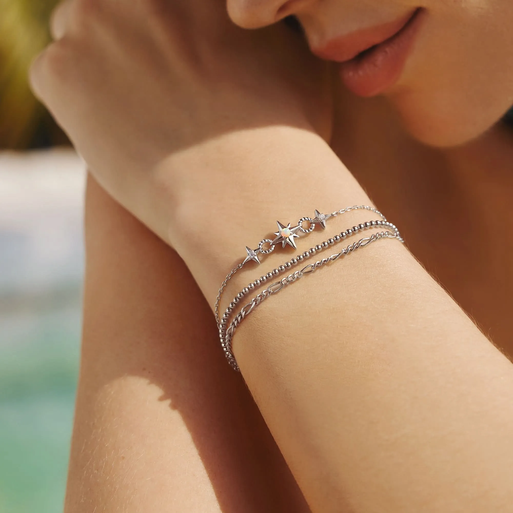 Silver Linked Star Bracelet B063-05H